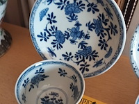 Lot 30 - chinees porselein. 4 stuks - afbeelding 2 van  6