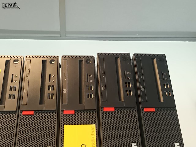 Lot 30 - desktop lenovo thinkcentre. 5 stuks - afbeelding 2 van  3