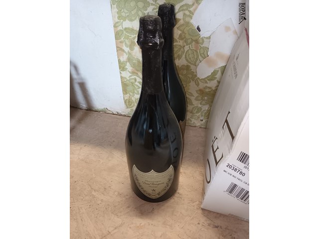 Lot 30 - dummy flessen champagne en vodka. 11 stuks - afbeelding 2 van  5