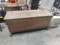 Lot 30 - houten opbergkoffer
