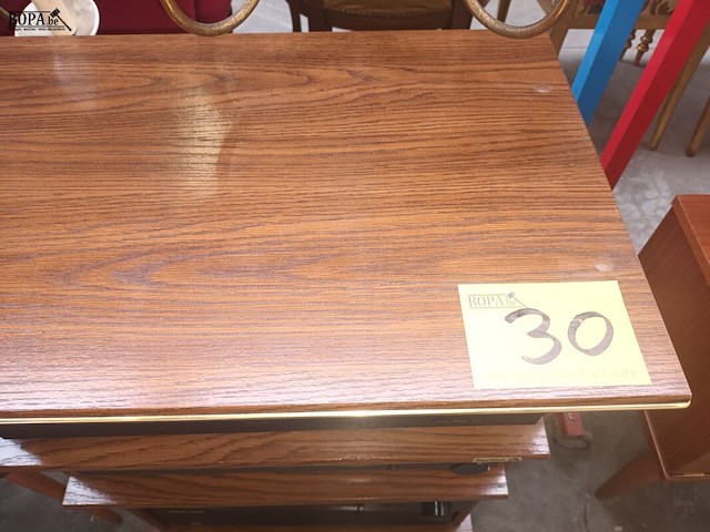 Lot 30 - kastje met muziekinstallatie - afbeelding 5 van  5