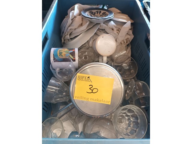 Lot 30 - keukengerei en servies - afbeelding 1 van  3
