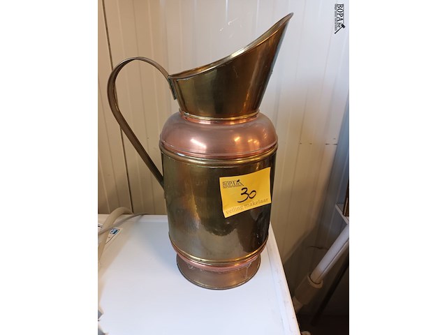 Lot 30 - koperen paraplubak - afbeelding 1 van  3