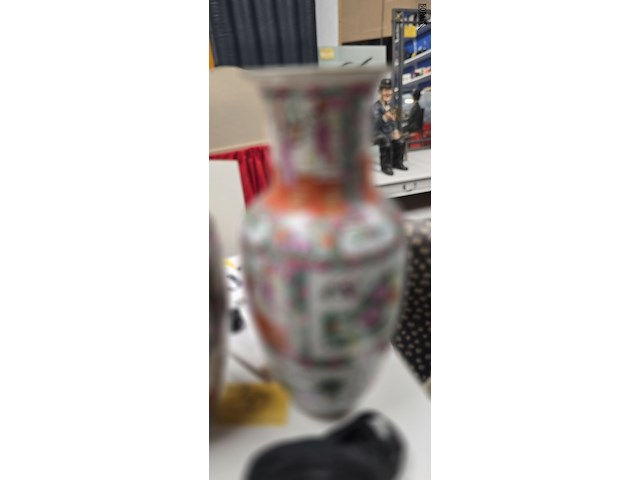 Lot 30 - koppel chinese vazen - afbeelding 3 van  4