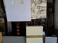 Lot 30 - lot luxe verpakkingen - diverse merken: dior, versace, montb - afbeelding 3 van  4