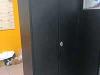 Lot 30 - metalen dossierkast