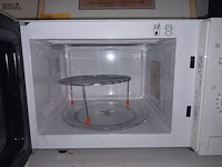 Lot 30 - microgolfoven bosch - afbeelding 2 van  3