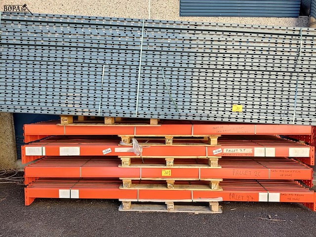 Lot 30 - palletstelling met 13 staanders - afbeelding 1 van  4
