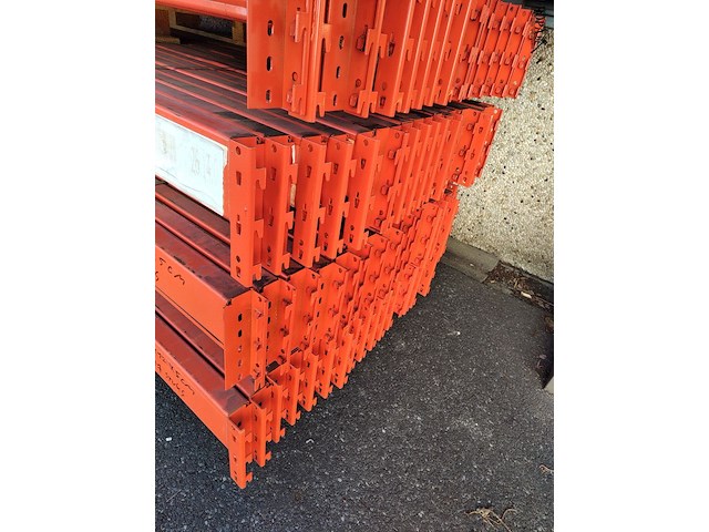 Lot 30 - palletstelling met 13 staanders - afbeelding 2 van  4