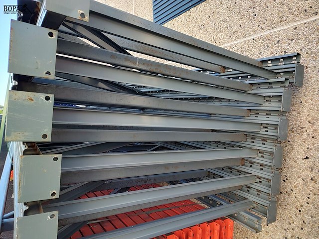Lot 30 - palletstelling met 13 staanders - afbeelding 4 van  4