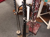 Lot 30 - smeedijzeren haardstel - afbeelding 4 van  4