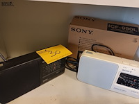 Lot 30 - sony radio. 2 stuks