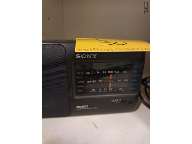 Lot 30 - sony radio. 2 stuks - afbeelding 2 van  4