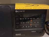 Lot 30 - sony radio. 2 stuks - afbeelding 2 van  4