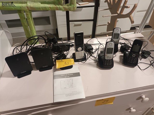 Lot 30 - telefonie. 6 stuks - afbeelding 1 van  5