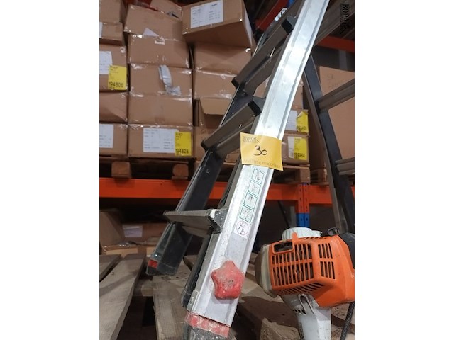 Lot 30 - telescopische vouwladder - afbeelding 4 van  4