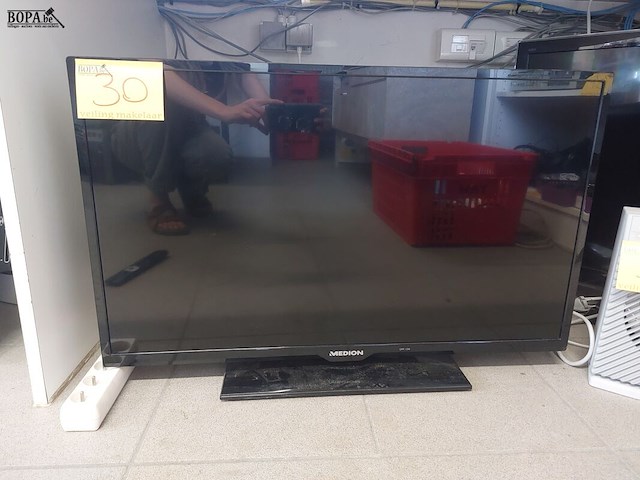 Lot 30 - tv medion md30833 - afbeelding 1 van  2