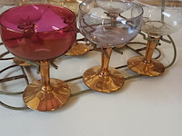 Lot 30 - vintage glaasjes in rekje - afbeelding 2 van  4