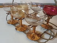 Lot 30 - vintage glaasjes in rekje - afbeelding 3 van  4
