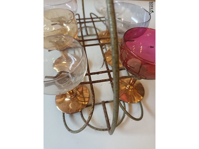 Lot 30 - vintage glaasjes in rekje - afbeelding 4 van  4