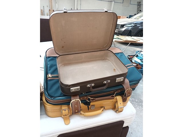 Lot 30 - vintage reiskoffers. 4 stuks - afbeelding 3 van  5