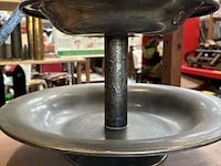 Lot 30 - vintage verzilverde etagère - afbeelding 2 van  2