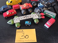 Lot 30 - voertuigen op schaal. 11 stuks - afbeelding 1 van  7