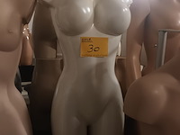 Lot 30 - witte torso vrouw - afbeelding 1 van  3