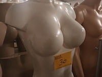 Lot 30 - witte torso vrouw - afbeelding 2 van  3
