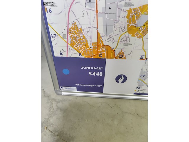 Lot 30 - zonekaart politie tielt en prikbord - afbeelding 4 van  4