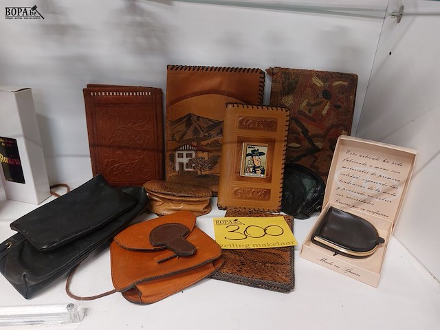 Lot 300 - diverse gelbeugels ong 11 stuks - afbeelding 1 van  2
