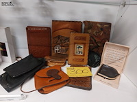 Lot 300 - diverse gelbeugels ong 11 stuks - afbeelding 1 van  2
