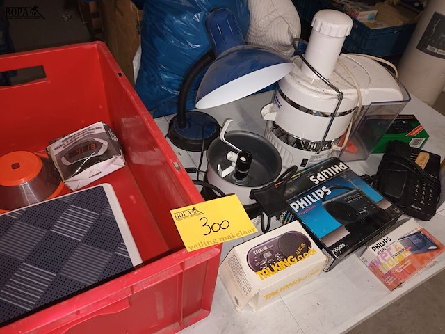 Lot 300 - elektro. 11 stuks - afbeelding 1 van  7