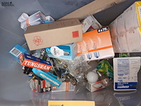 Lot 300 - lampen - afbeelding 2 van  3