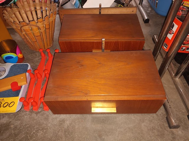 Lot 300 - retro huisraad. 16 stuks - afbeelding 2 van  5