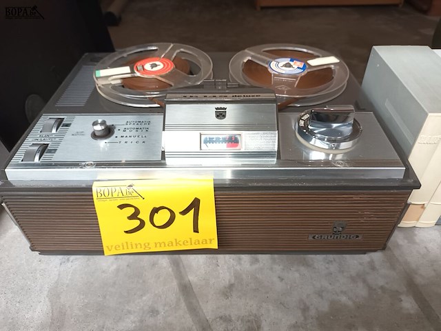 Lot 301 - bandrecorder grundig - afbeelding 2 van  4