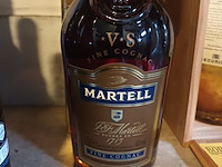 Lot 301 - fles martel cognac - afbeelding 2 van  3
