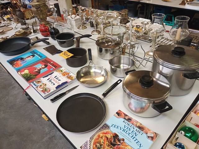 Lot 301 - keukenmateriaal. 21 stuks - afbeelding 2 van  8