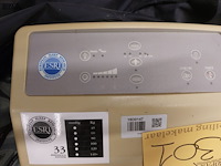 Lot 301 - opblaasbare matras tegen doorligwonden in tas - afbeelding 2 van  3