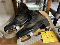 Lot 301 - vintage set schaatsen maat 42