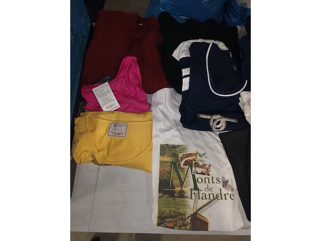 Lot 302 - kledij - afbeelding 3 van  5