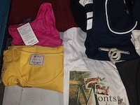 Lot 302 - kledij - afbeelding 3 van  5