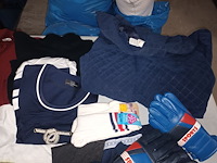 Lot 302 - kledij - afbeelding 4 van  5