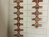 Lot 302 - lot geschenkverpakkingen + plakboek sigarenbandjes - afbeelding 4 van  4
