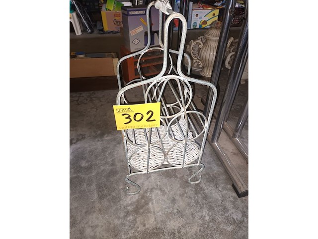 Lot 302 - wijnrekje - afbeelding 1 van  3