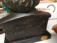 Lot 303 - beeld peter benoit - afbeelding 3 van  4