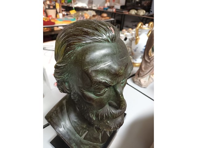 Lot 303 - beeld peter benoit - afbeelding 4 van  4