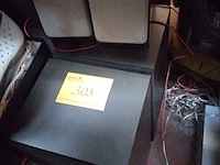 Lot 303 - box jvc 24*20*47 2 stuks + box jvc 2 stus - afbeelding 1 van  2