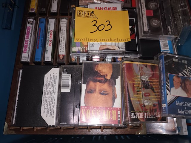 Lot 303 - muziek cassettes - afbeelding 2 van  4