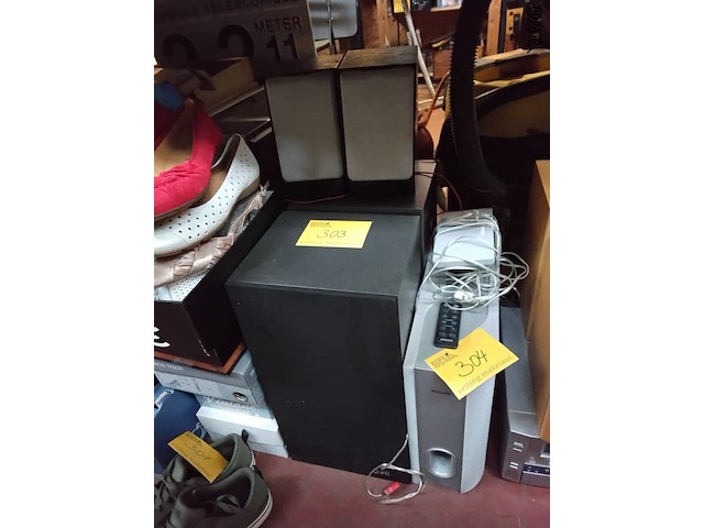 Lot 304 - boxen philips 2 stuks + afstandsbediening - afbeelding 2 van  3